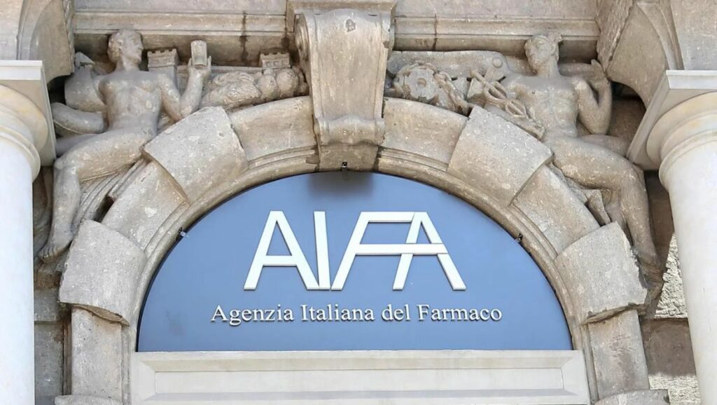 AIFA (2)